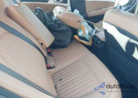 2022 Genesis G70 2.0T Awd z USA, uszkodzony, nr VIN KMTG34TA1NU092657